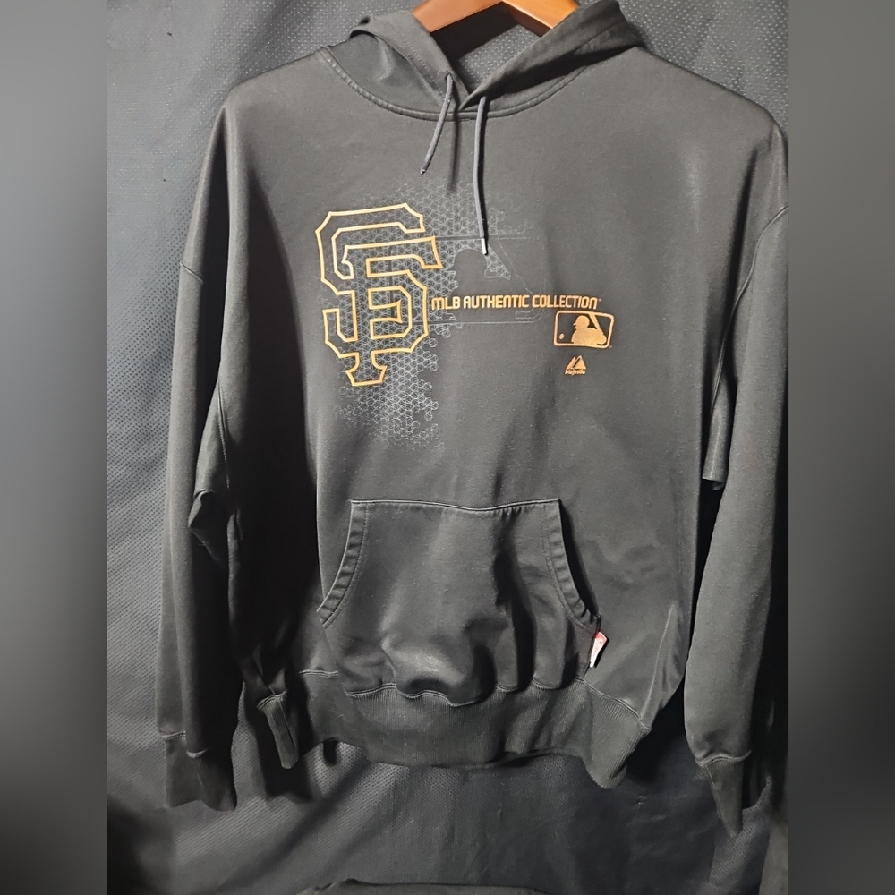 San Francisco Giants Majestic Therma Base Hoodie Pullover MLB SIZE MEDIUM